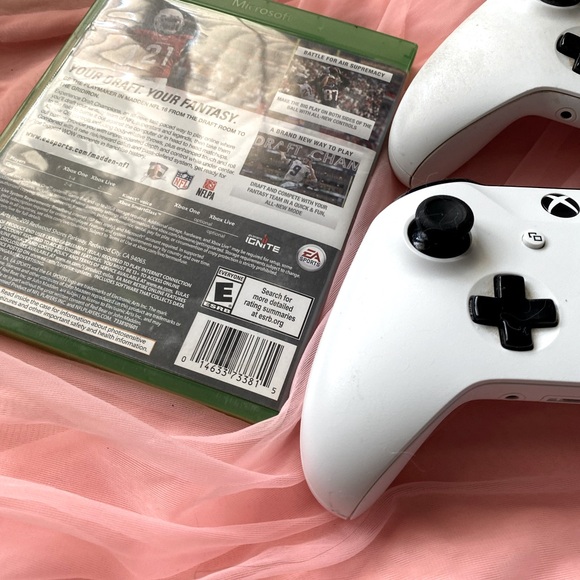 MICROSOFT XBOX ONE WIRELESS 2 CONTROLLERS
& MADDEN XBOX ONE GAME - Picture 7 of 7